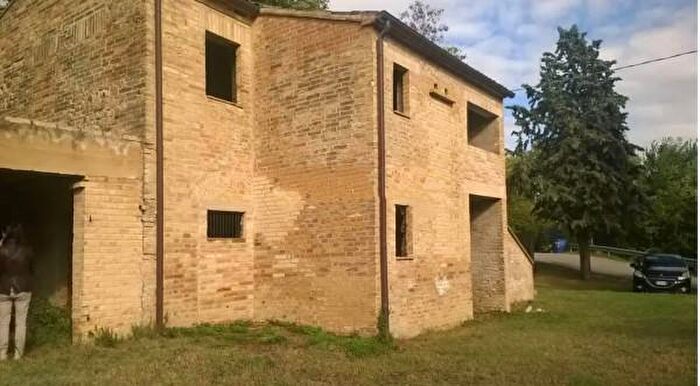 Casa con 5 locali in vendita in Contrada Capponi, Montalto Delle Marche