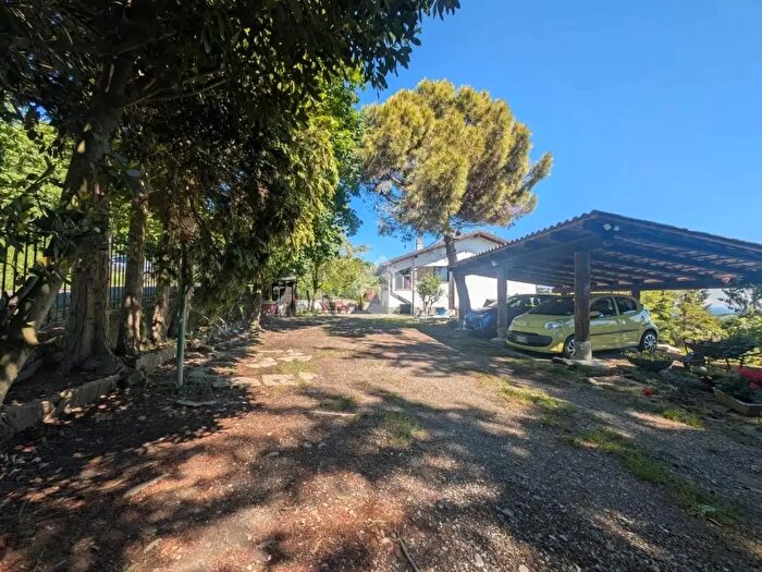 Casa con 6 locali in vendita in Via Giacomo Matteotti, Cavatore