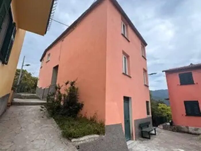 Casa con 6 locali in vendita in Passano, Deiva Marina