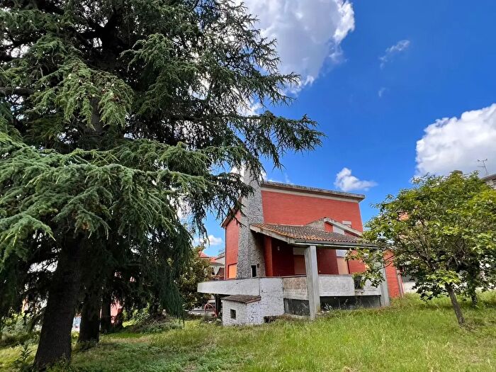 Casa con 10 locali in vendita in Via Evangelista Torricelli, Rignano Flaminio