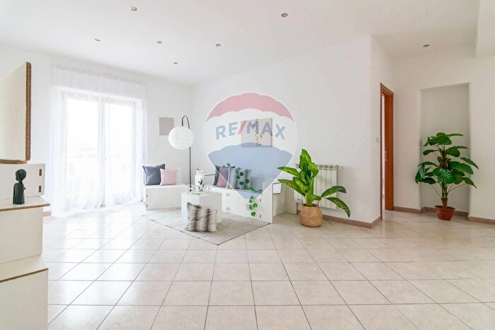 Appartamento trilocale in vendita in Corso Sicilia, Tremestieri Etneo