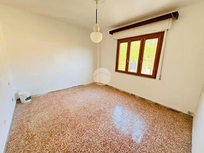 Appartamento quadrilocale in vendita in Piazza Luigi Carniglia, Deiva Marina