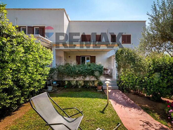 Casa bilocale in vendita in Contrada Capo Rama Snc, Terrasini