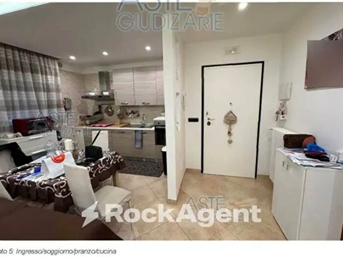 Appartamento trilocale in vendita in Via Francesco Eugenio Silvestri, Bari