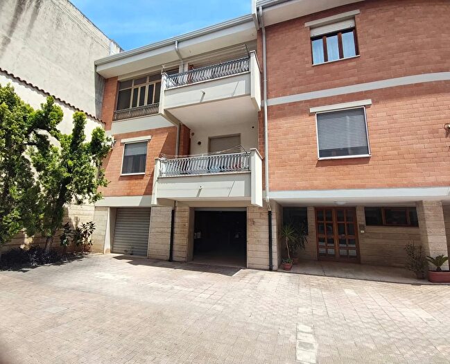 Appartamento con 7 locali in vendita in Via Guido Reni, San Severo