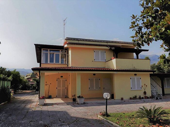 Appartamento quadrilocale in affitto in Via Passaturo, Centro, Formia