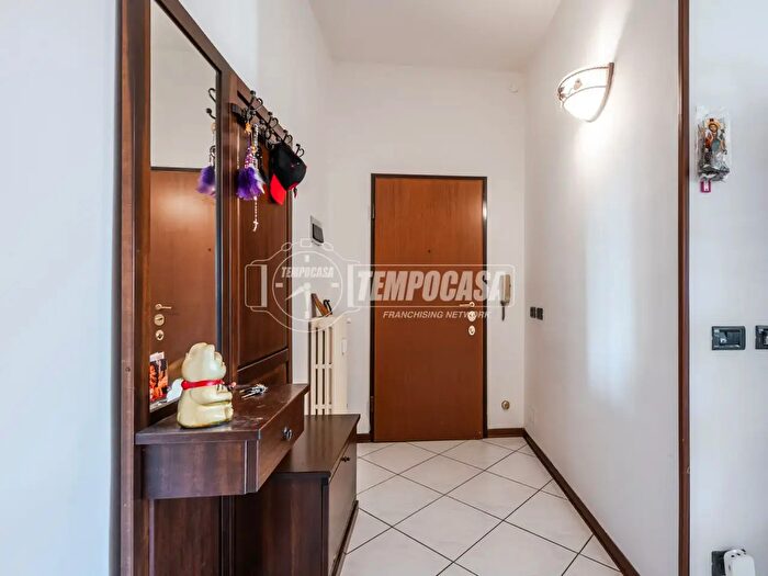 Appartamento trilocale in vendita in Via Augusto Valli, Modena