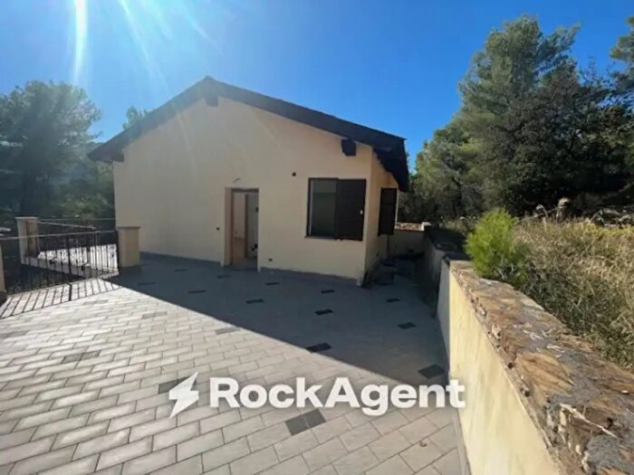 Casa con 6 locali in vendita in Località Marino, Andora