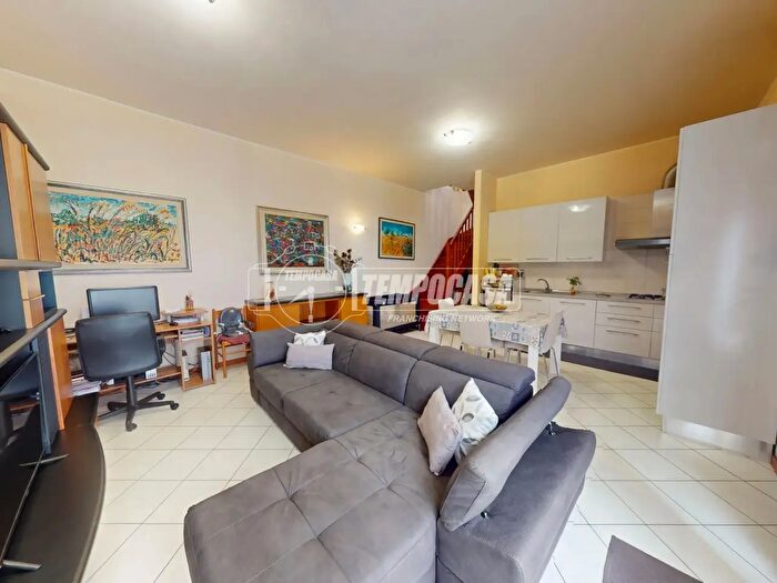 Appartamento trilocale in vendita in Via Superga, BovisioMasciago