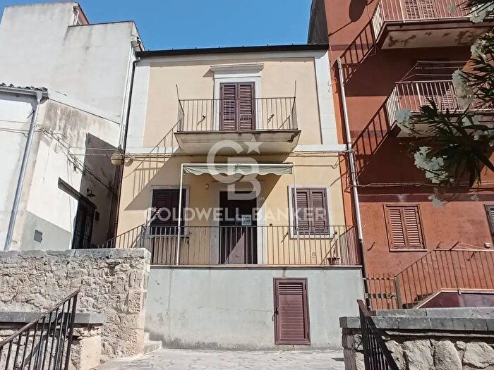 Casa quadrilocale in vendita in Via Catena, Modica