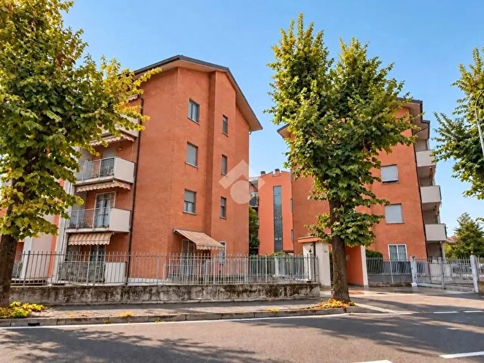 Appartamento trilocale in vendita in Via Giorgio Pallavicini, Desio