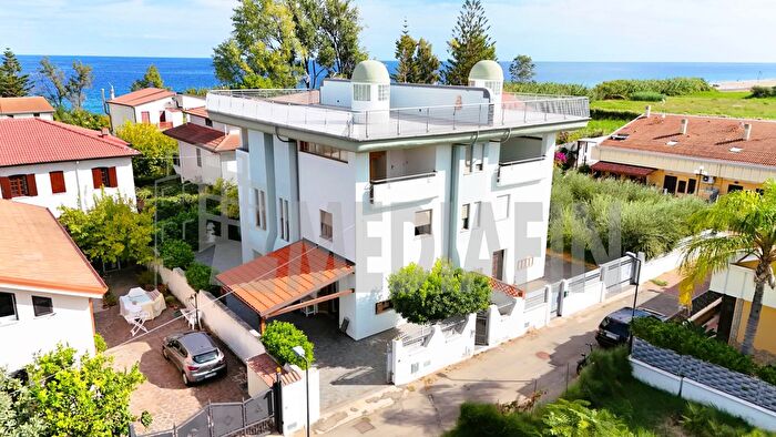 Casa con 12 locali in vendita in Contrada Galderate, CoriglianoRossano