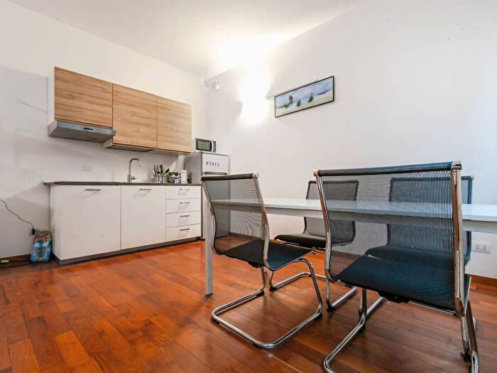 Appartamento monolocale in affitto in Via Enrico Cosenz, Bovisa, Milano