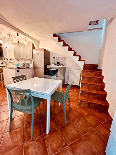 Casa quadrilocale in vendita in Zona Lagogemolo, Cassano Delle Murge