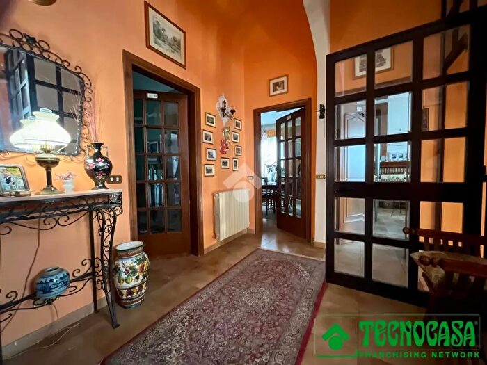 Appartamento con 6 locali in vendita in Via Aurelia, Sarzana