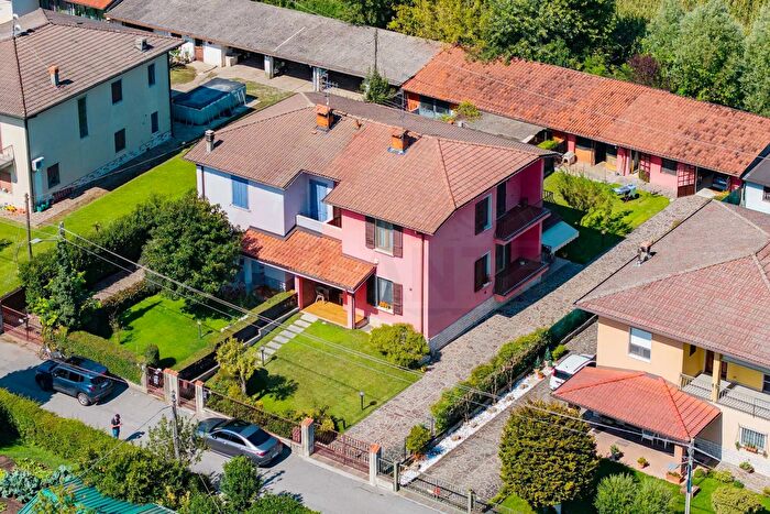 Case in Vendita e in Affitto - 2