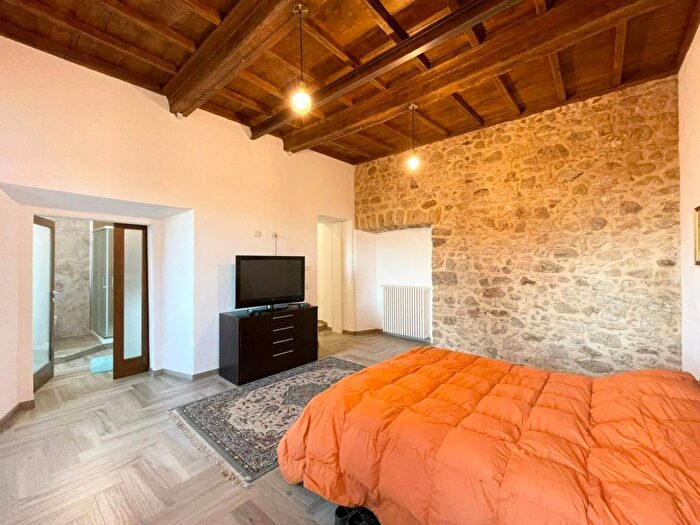 Appartamento con 7 locali in vendita in Via Capitano Federico Ciccodicola Arpino Frosinone, Arpino