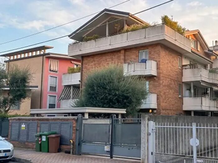 Appartamento trilocale in vendita in Via Venezia, Varedo