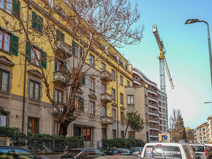 Appartamento bilocale in affitto in Via Cola Montano, Isola, Milano