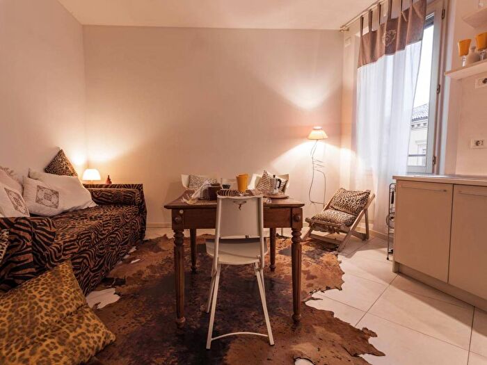 Appartamento monolocale in affitto in Via Castiglione, Santo Stefano, Bologna