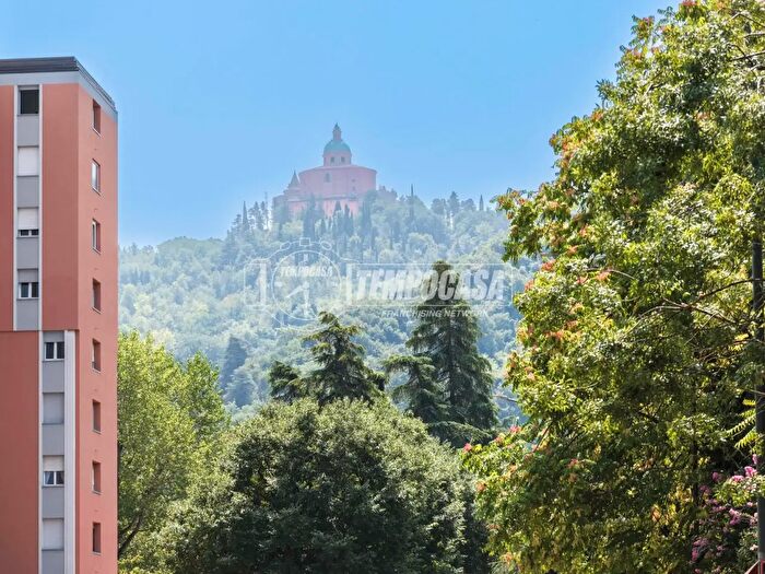 Appartamento quadrilocale in vendita in Via Vitale da Bologna, Bologna