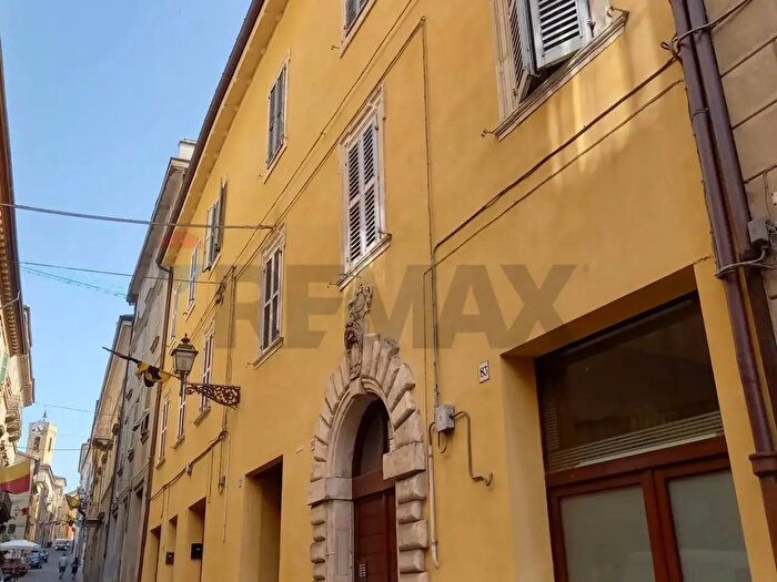 Appartamento trilocale in vendita in Cingoli