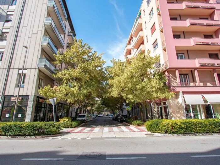 Appartamento trilocale in vendita in Via Cesare Abba, Verona