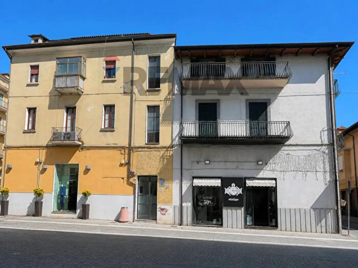 Appartamento con 8 locali in vendita in Via Molinella B, Cosenza