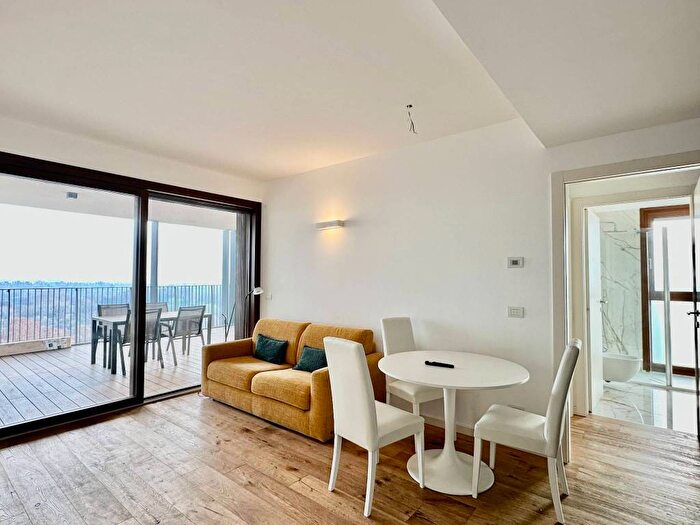 Appartamento bilocale in affitto in Via Ruggero Ruggeri, Udine, Milano