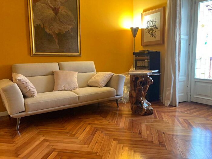 Appartamento trilocale in affitto in Via Cesare Correnti, Carrobbio, Milano