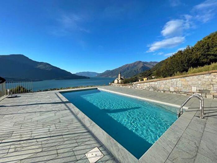 Appartamento trilocale in vendita in Via Provinciale, Vercana