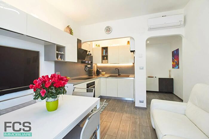 Appartamento trilocale in vendita in Viale Repubblica, Pietra Ligure