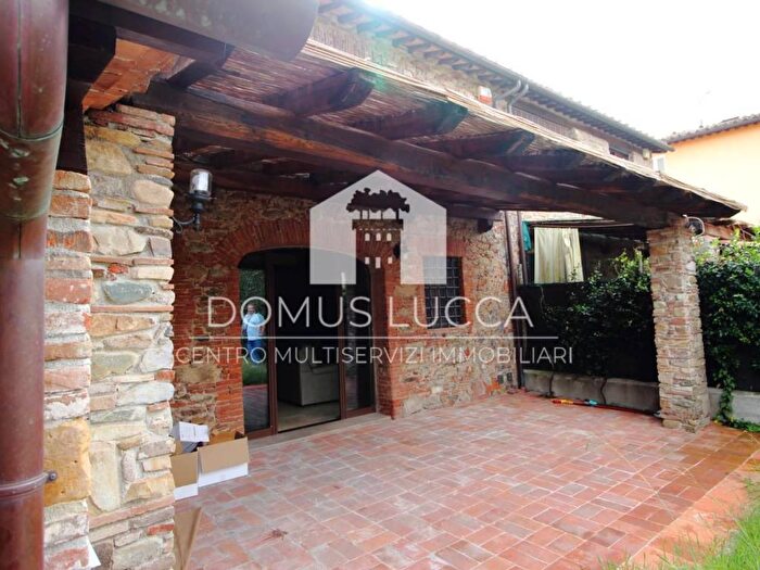 Casa quadrilocale in affitto in Via di Vorno, Vorno, Capannori