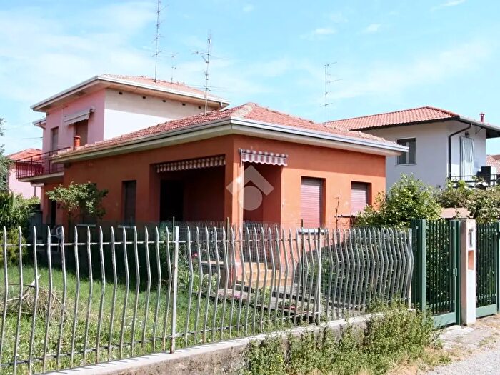 Casa trilocale in vendita in Via Alberti, Cassano Magnago