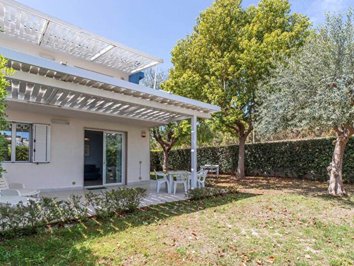 Appartamento quadrilocale in affitto in Via Maresciallo Salvatore Scrofani, Marina di Ragusa Centro, Ragusa