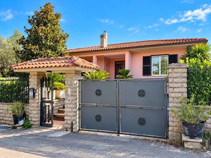 Casa trilocale in vendita in Strada MontecchioScomparti, Capodimonte