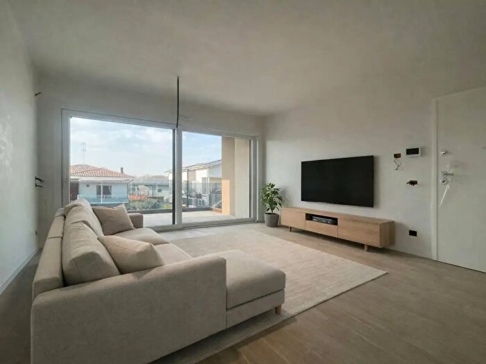 Appartamento bilocale in vendita in Via Valtellina, Villa Guardia