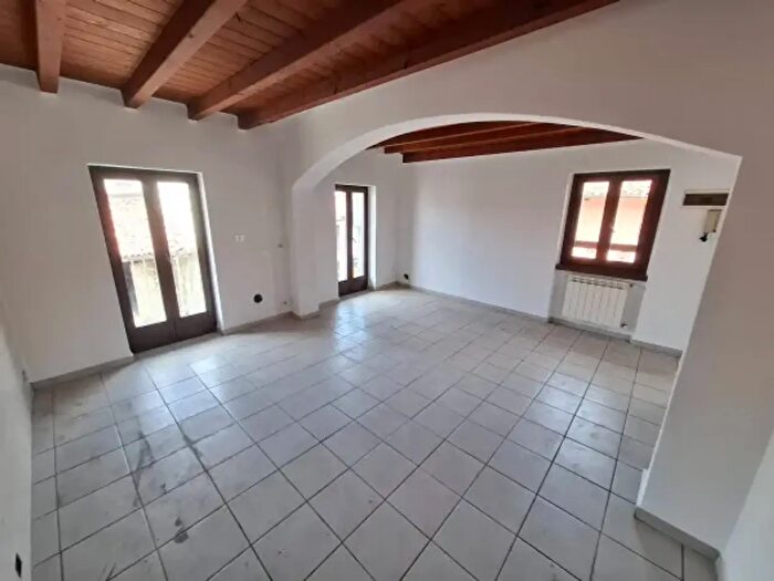 Appartamento trilocale in vendita in Via Regina Margherita, Lurate Caccivio