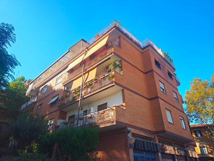 Appartamento trilocale in affitto in Via Cappadocia, Appio Latino, Roma