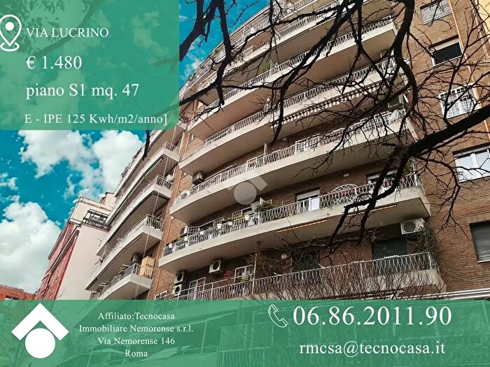 Appartamento trilocale in affitto in Via Lucrino, Roma