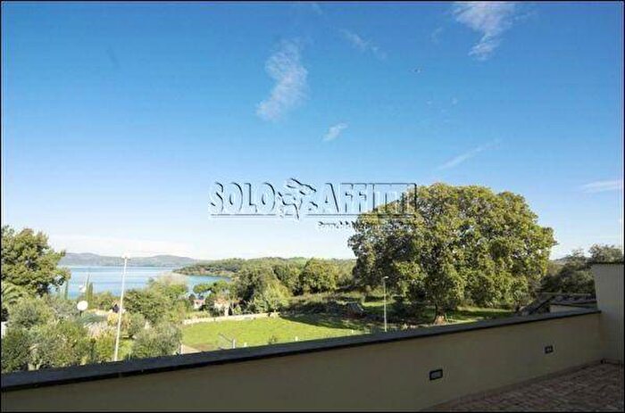 Appartamento con 5 locali in affitto in Via Angelo Custode, Centro, Anguillara Sabazia