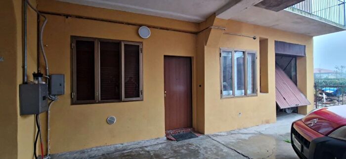 Appartamento bilocale in vendita in Via Montello, Venegono Inferiore