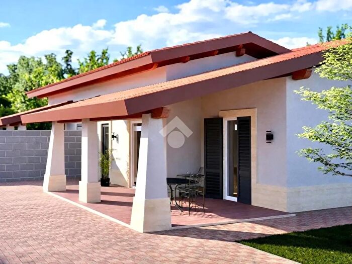 Casa con 5 locali in vendita in Via Mater dei, Lariano