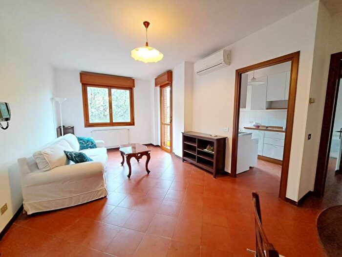 Appartamento trilocale in affitto in Via Carmelo Maestrini, Mostacciano, Roma