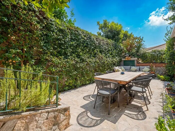 Appartamento quadrilocale in vendita in Via Nevio, Napoli