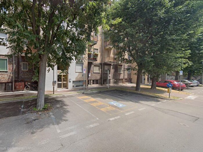 Appartamento bilocale in affitto in Via Aprile, Centro, Pero