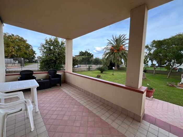 Appartamento trilocale in affitto in Via Giovan Battista Pergolesi, Davoli