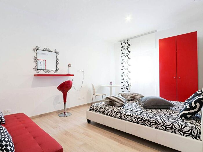 Appartamento trilocale in affitto in Via del Fornetto, Marconi, Roma