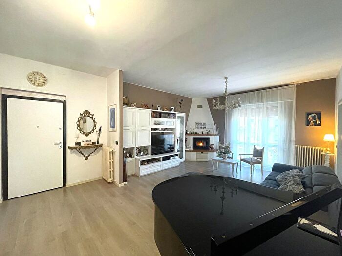 Casa con 5 locali in vendita in Via Bredina, Spinadesco