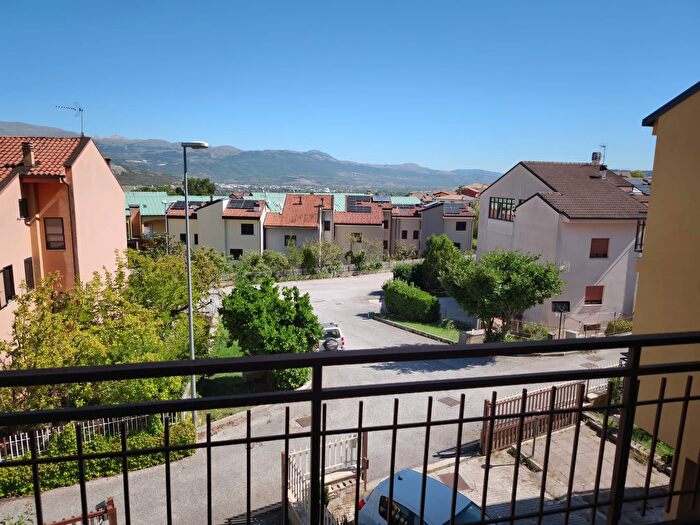 Casa con 6 locali in vendita in Via Giada, L'Aquila